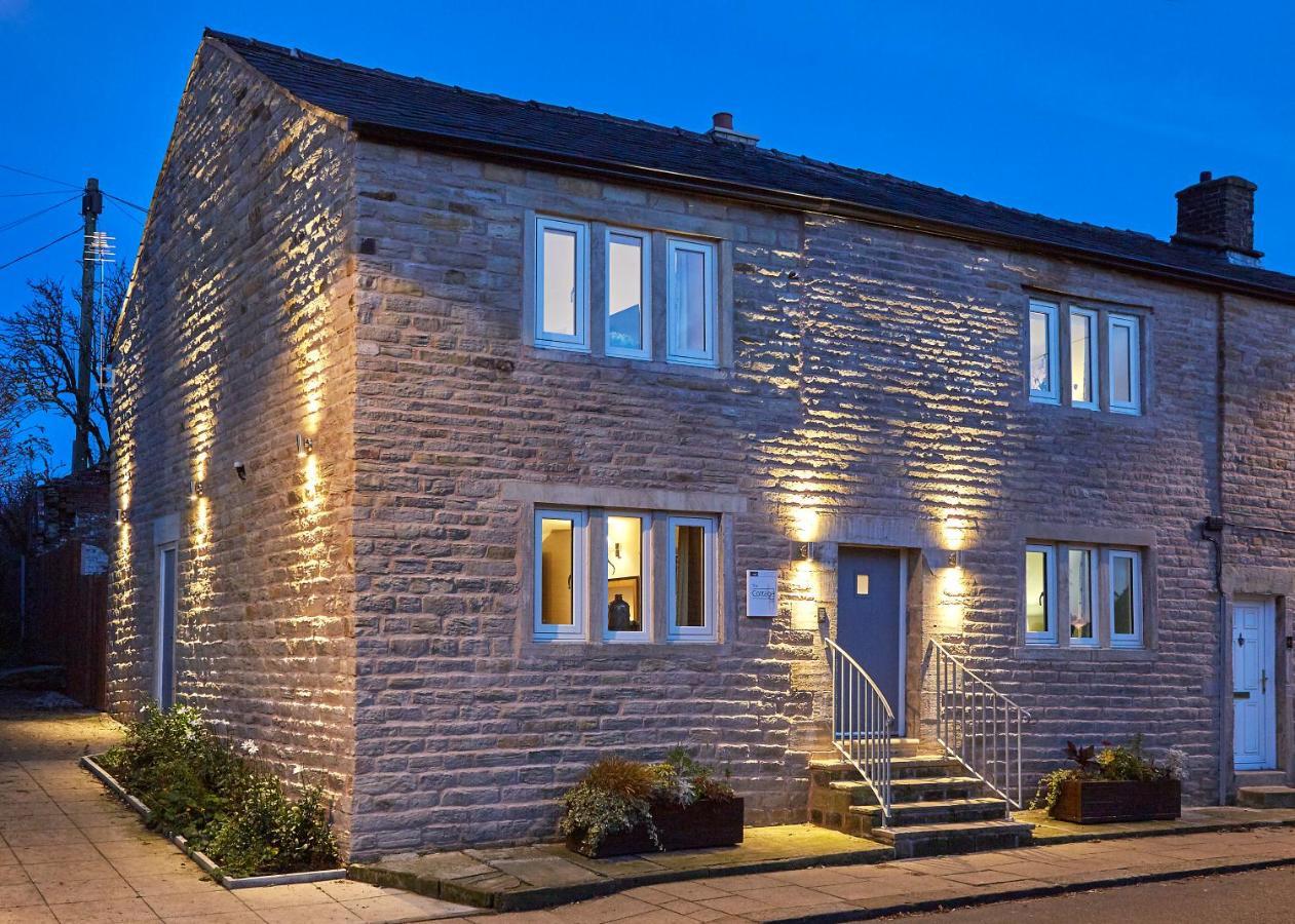 The White Hart At Lydgate Hotel Oldham Exterior photo
